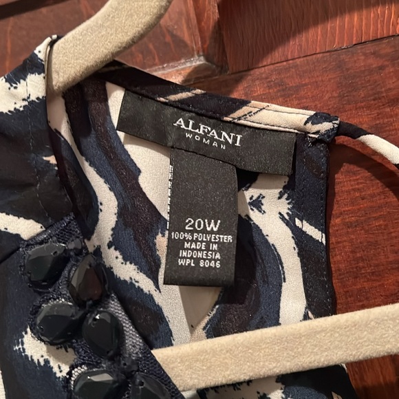 Alfani Fancy Shell - Picture 3 of 4